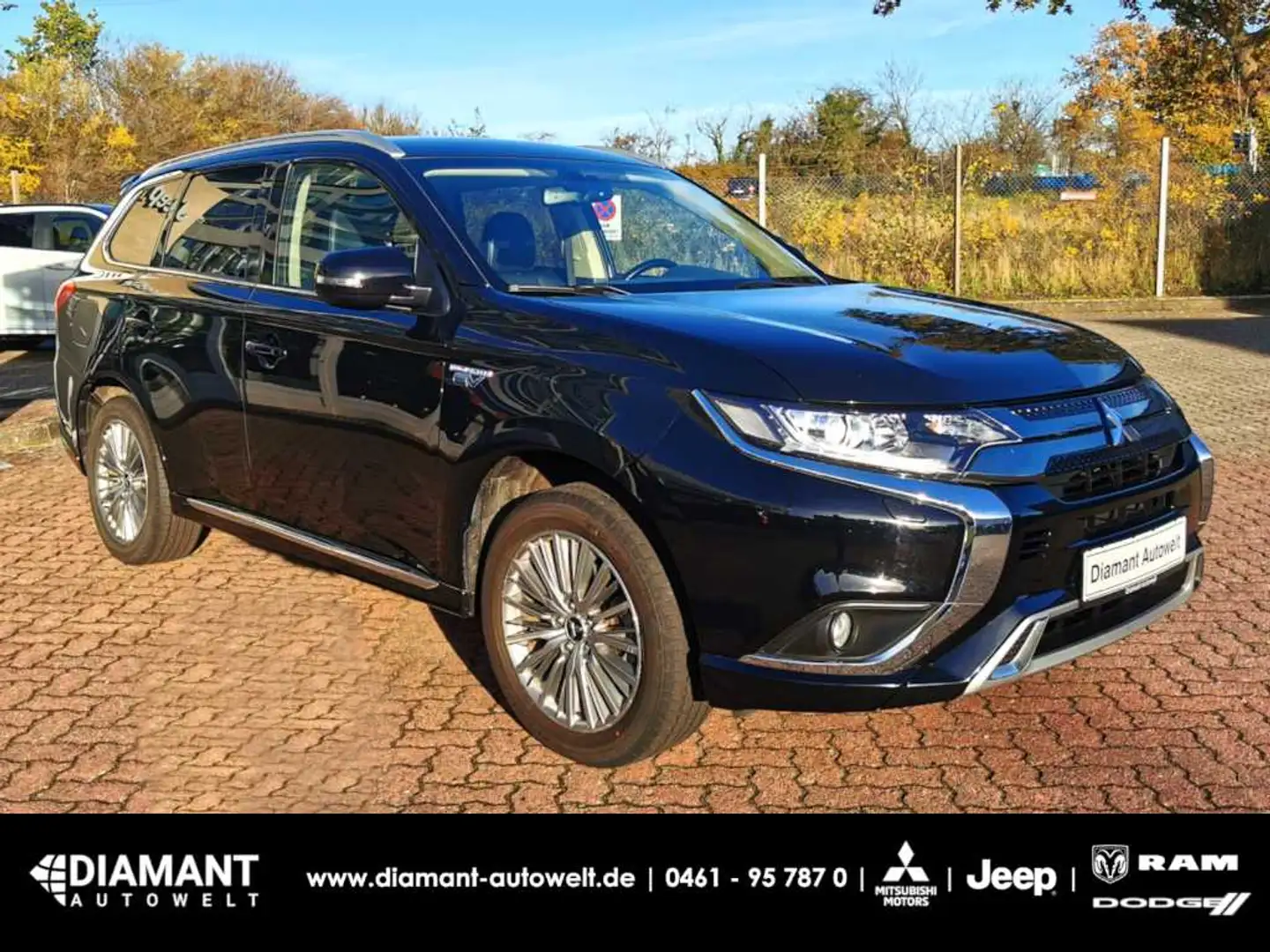 Mitsubishi Outlander Outlander Plug-in Hybrid BASIS Spirit 2.4 4WD Schwarz - 1