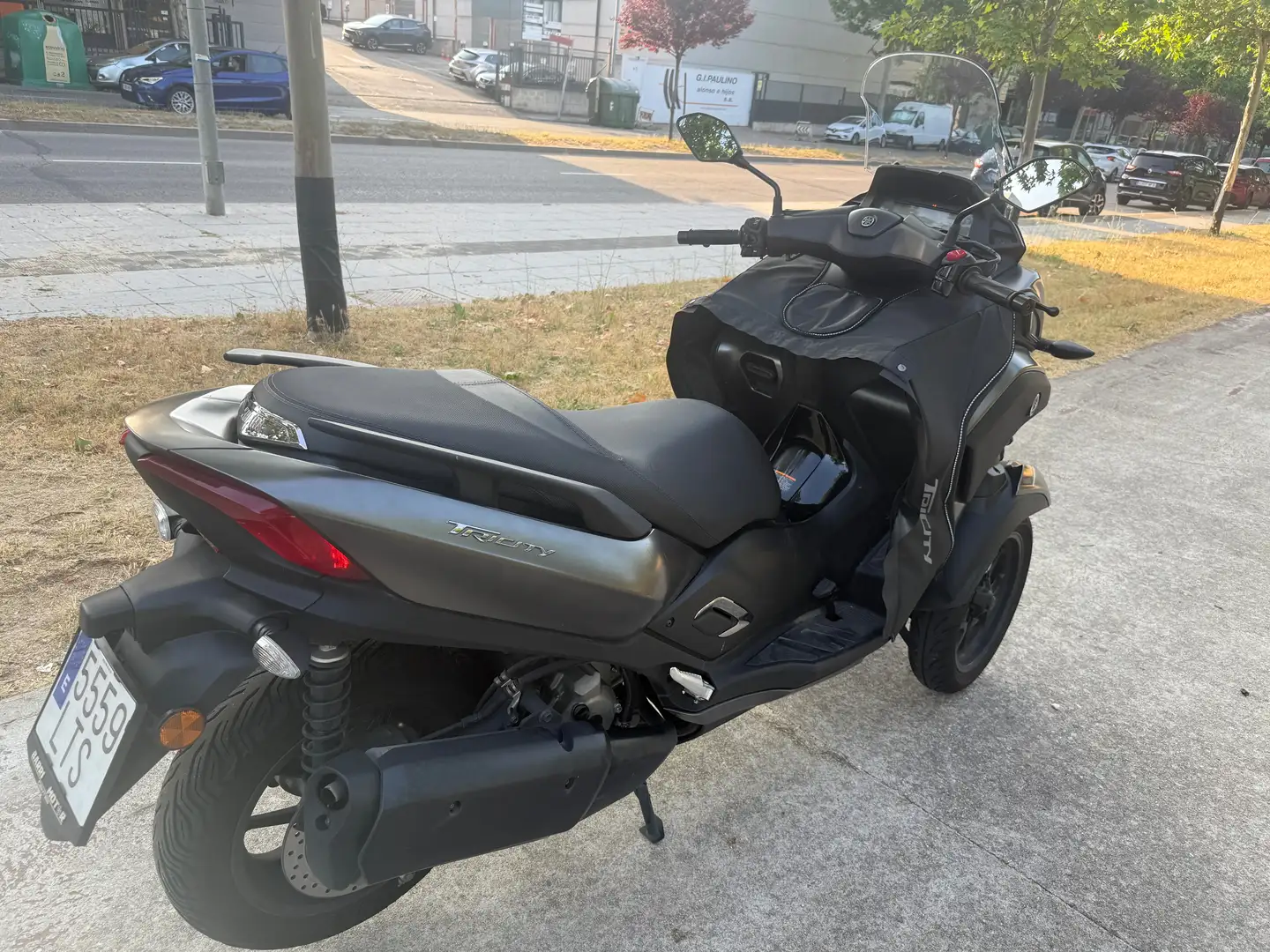 Yamaha TriCity 300 Gris - 2