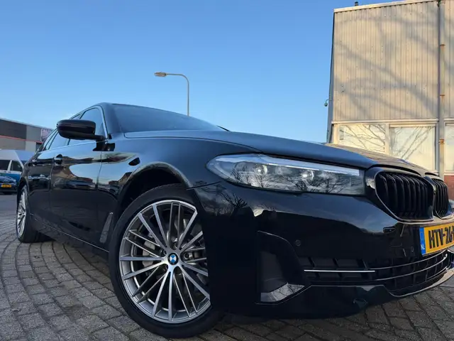 BMW 5 Series view 7