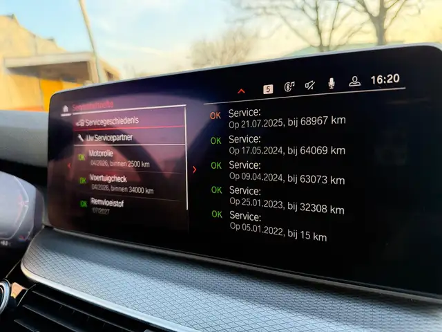 BMW 5 Series view 22