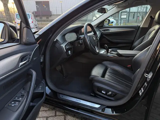 BMW 5 Series view 12