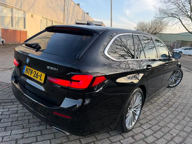 BMW 5 Series view 2