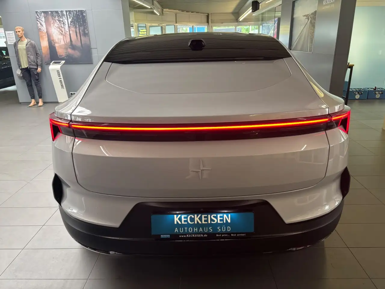 Polestar 4 2024