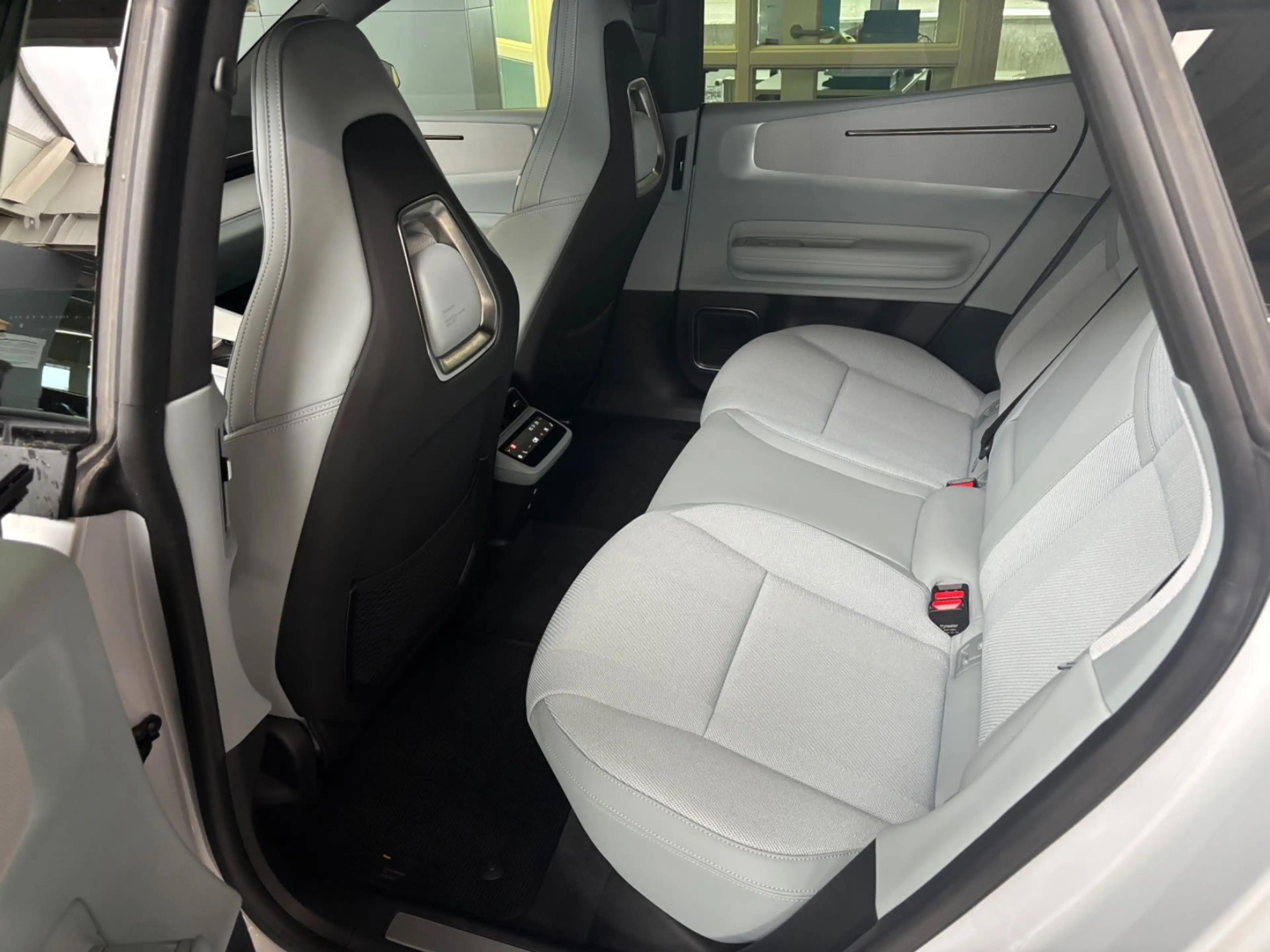 Polestar 4 Long Range Dual Pilot-Paket Plus-Paket 21" — photo 11
