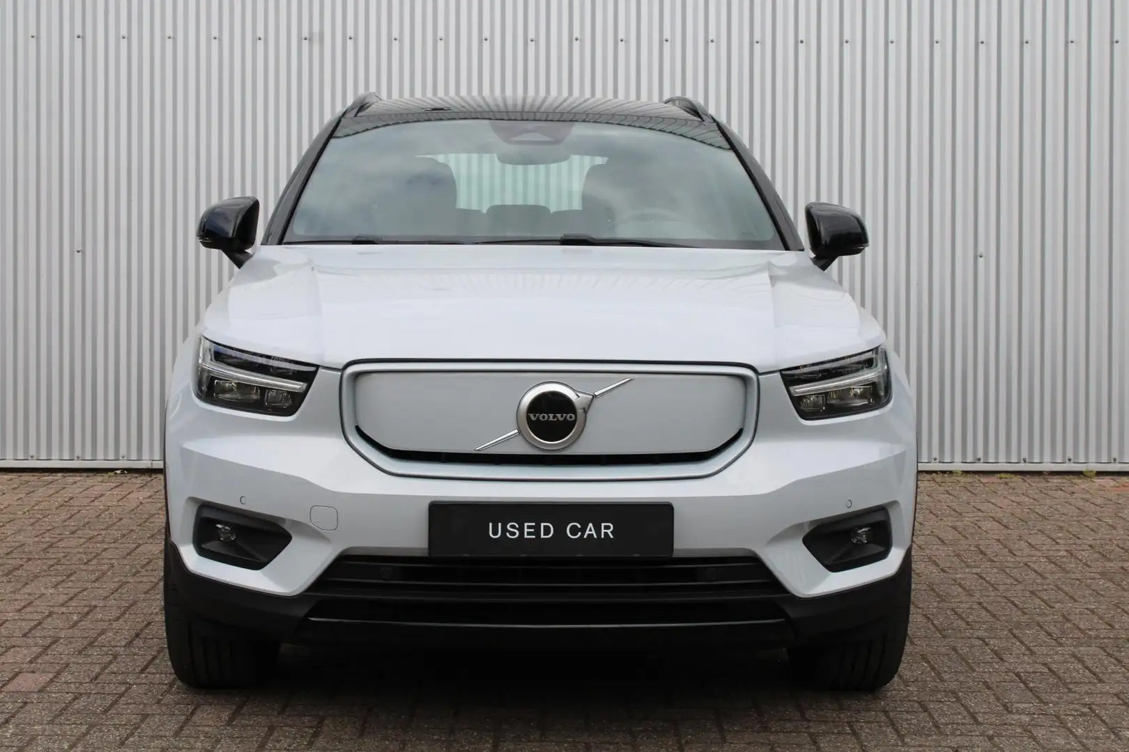Volvo XC40 Recharge P8 AWD R-Design, Google services | Achter Grijs - 2