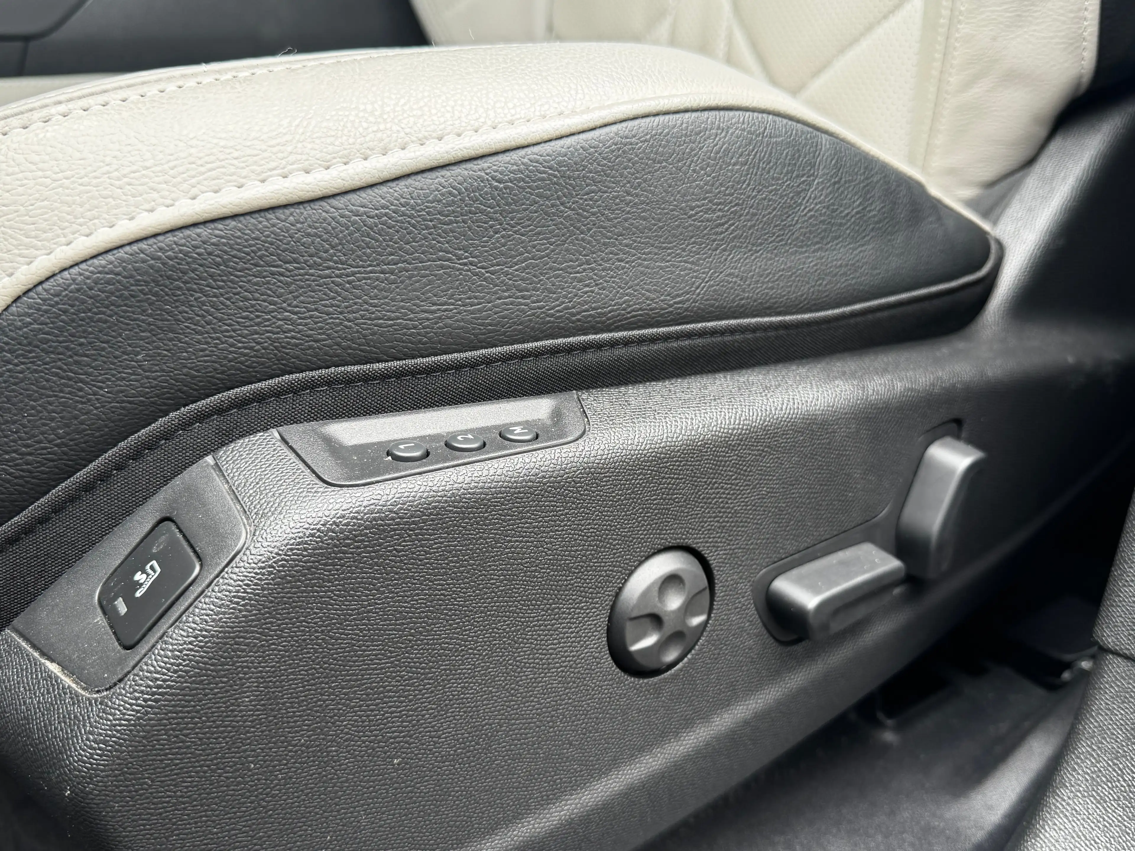DS Automobiles DS 7 E-TENSE 225PK ESPRIT DE VOYAGE SOH 99,75% / NAVI / — photo 24