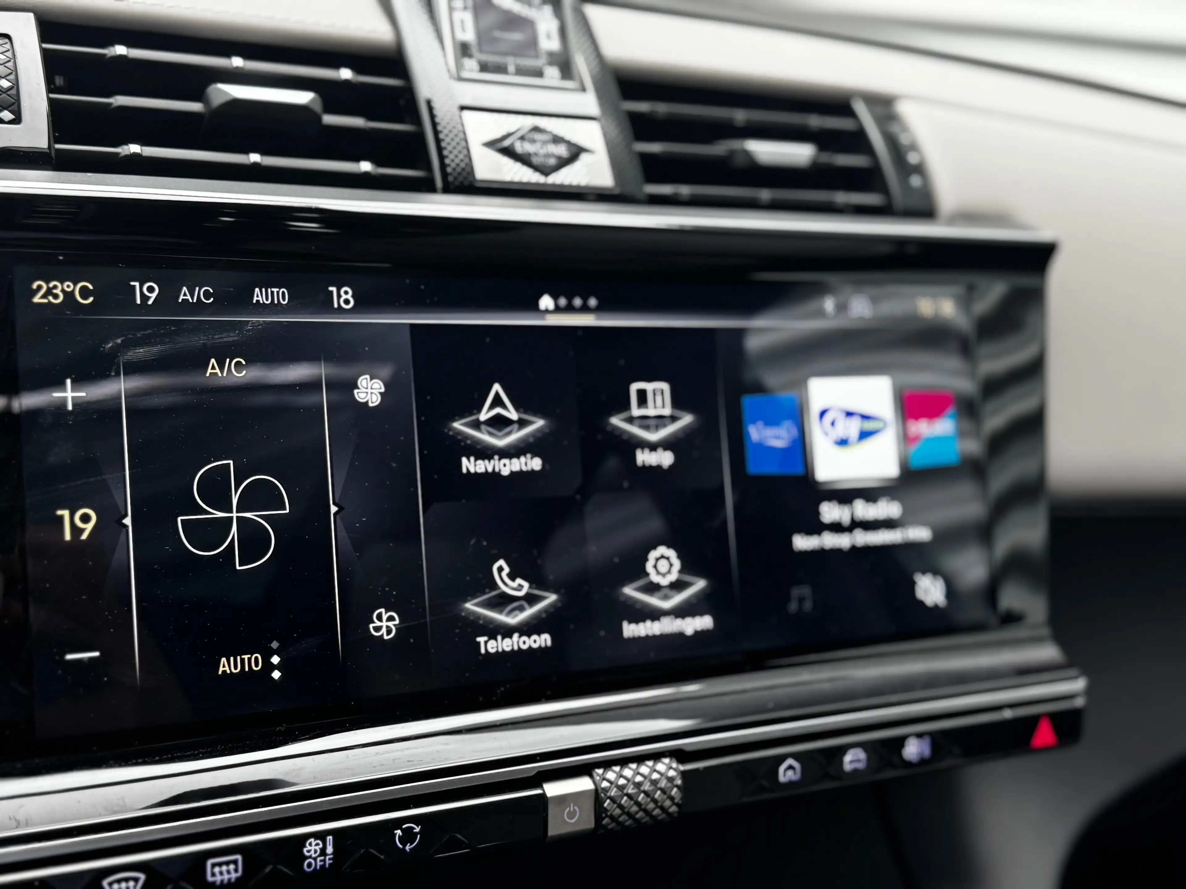 DS Automobiles DS 7 E-TENSE 225PK ESPRIT DE VOYAGE SOH 99,75% / NAVI / — photo 39
