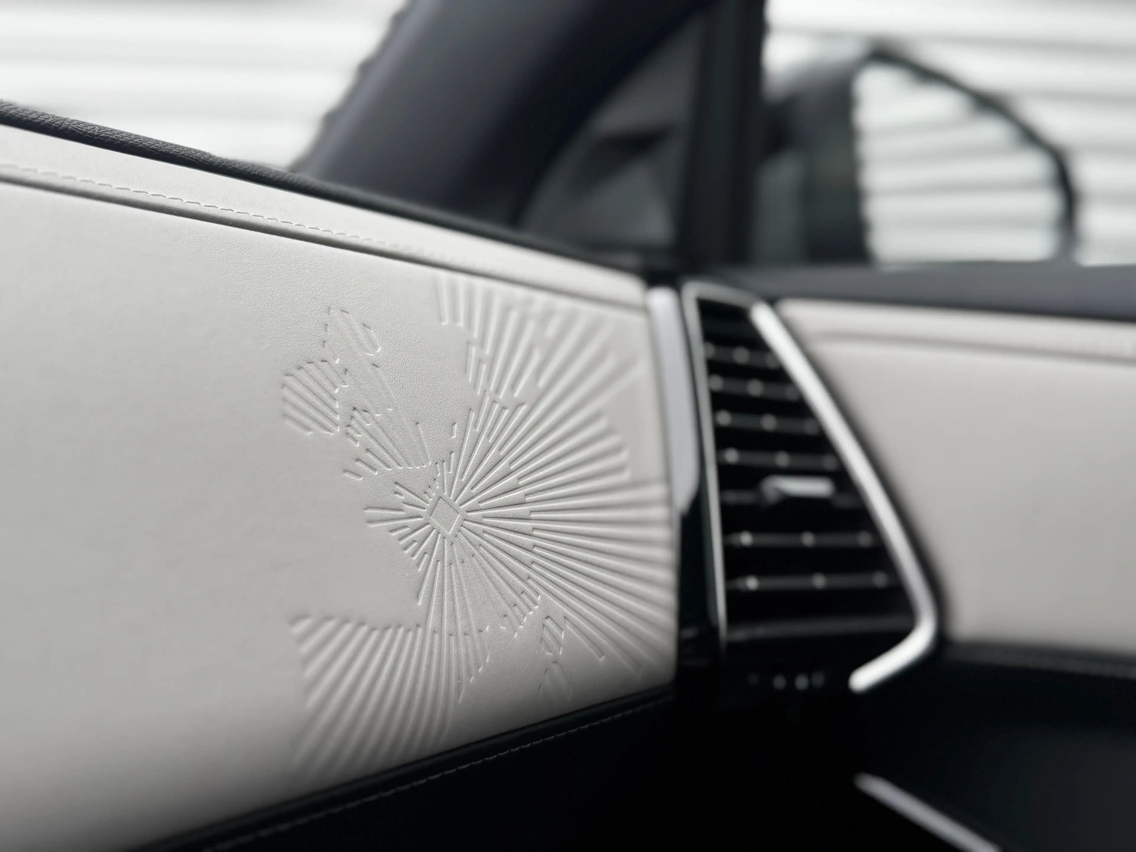 DS Automobiles DS 7 E-TENSE 225PK ESPRIT DE VOYAGE SOH 99,75% / NAVI / — photo 40