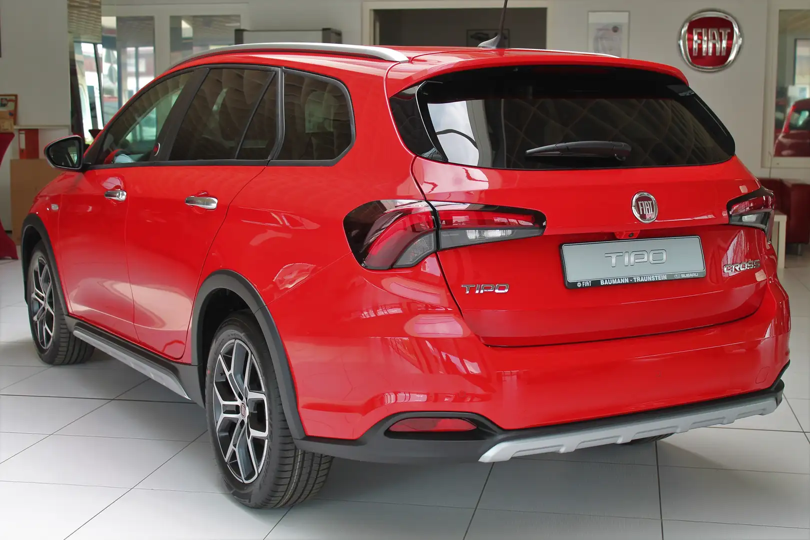 Fiat Tipo Cross Kombi (RED) 1.0 ***8-fach bereift,...*** Rot - 2