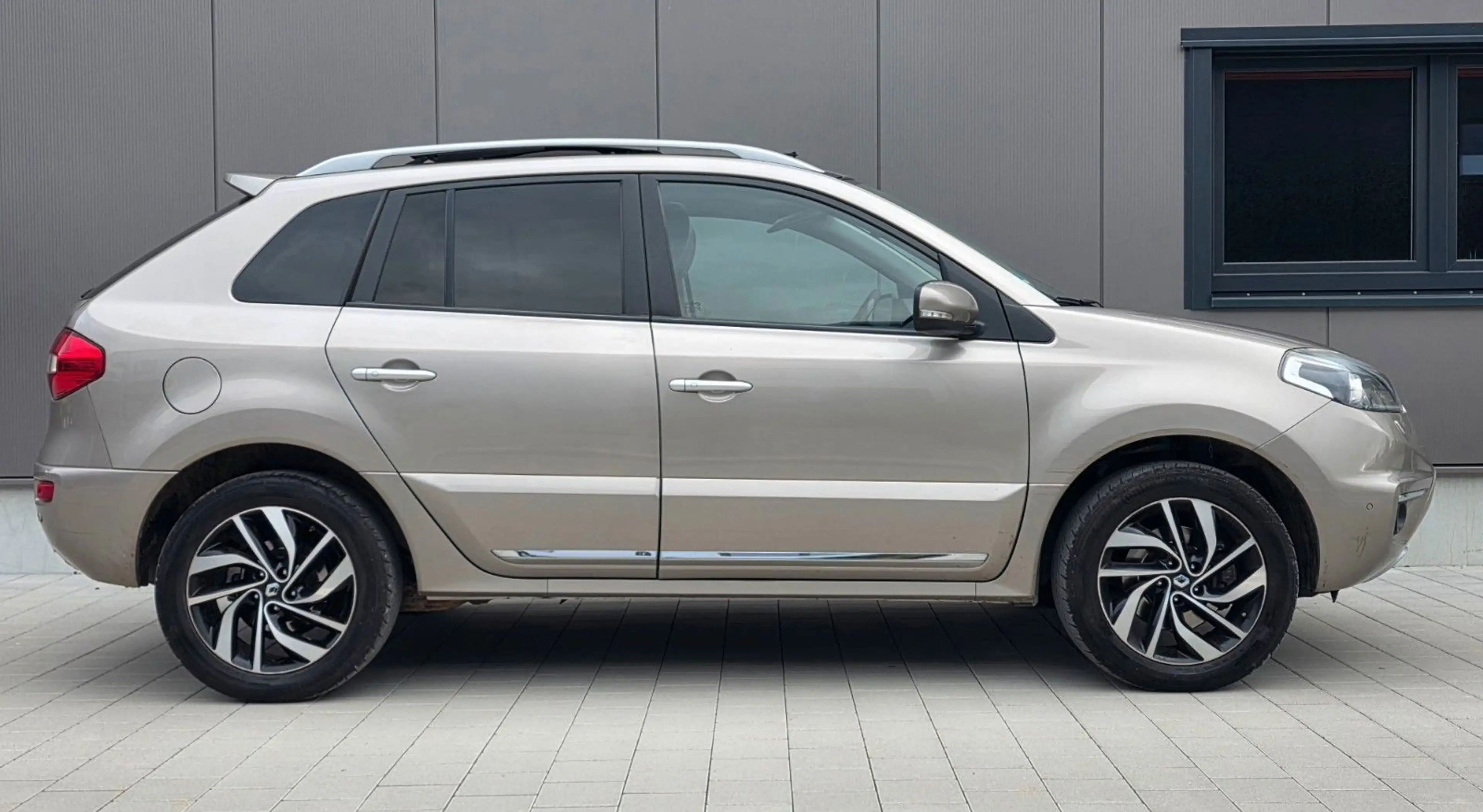 Renault Koleos 2.0/AUTOMATIK/NAVI/PANO/TÜV04.27/4X4/LEDE — photo 8