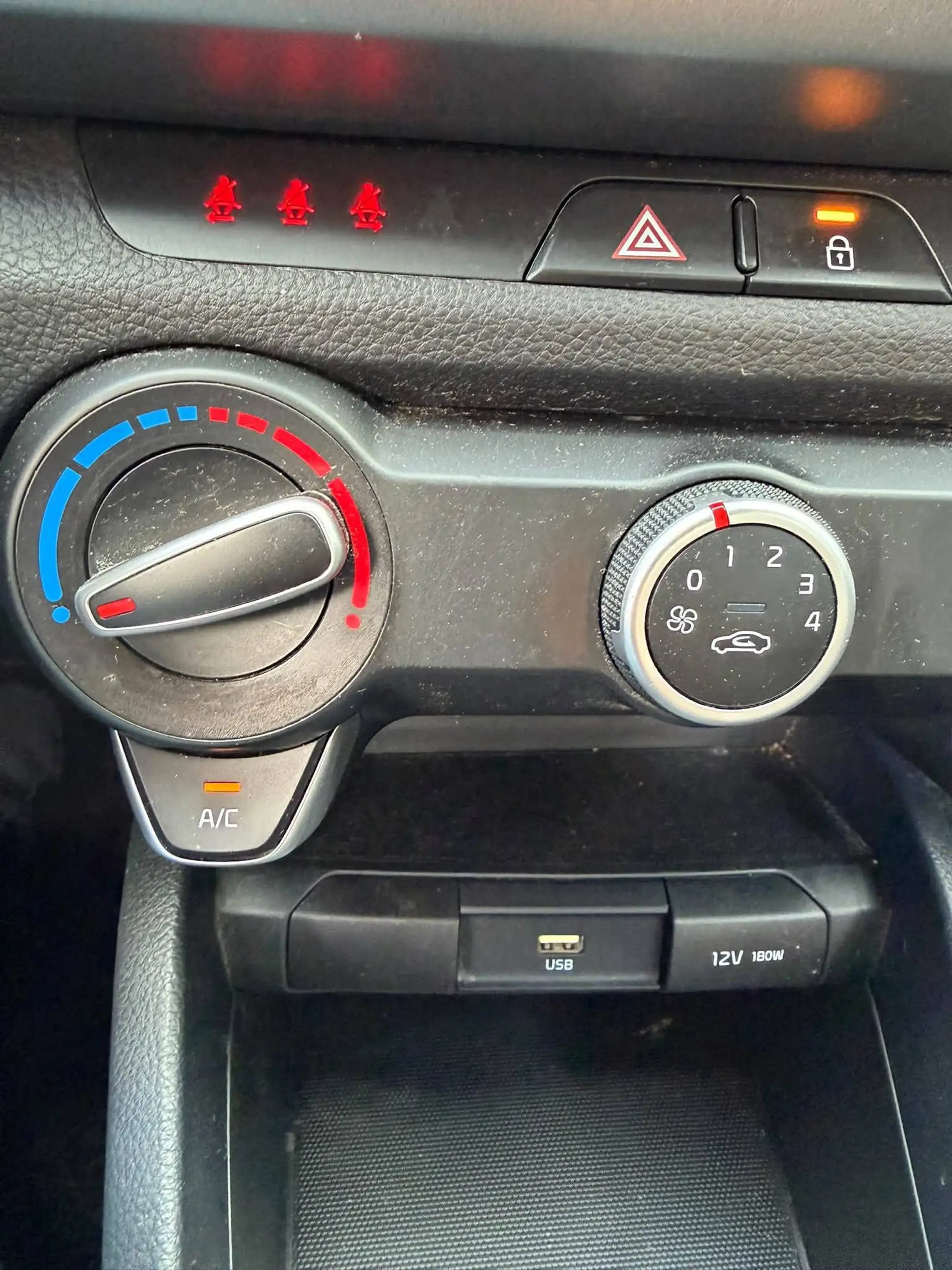Kia Rio clim camera gps carplay garantie 1an — photo 7