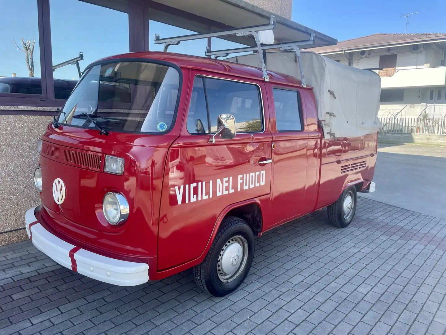 Volkswagen T2 Doppia cabina 26 16 AD Rojo - 1