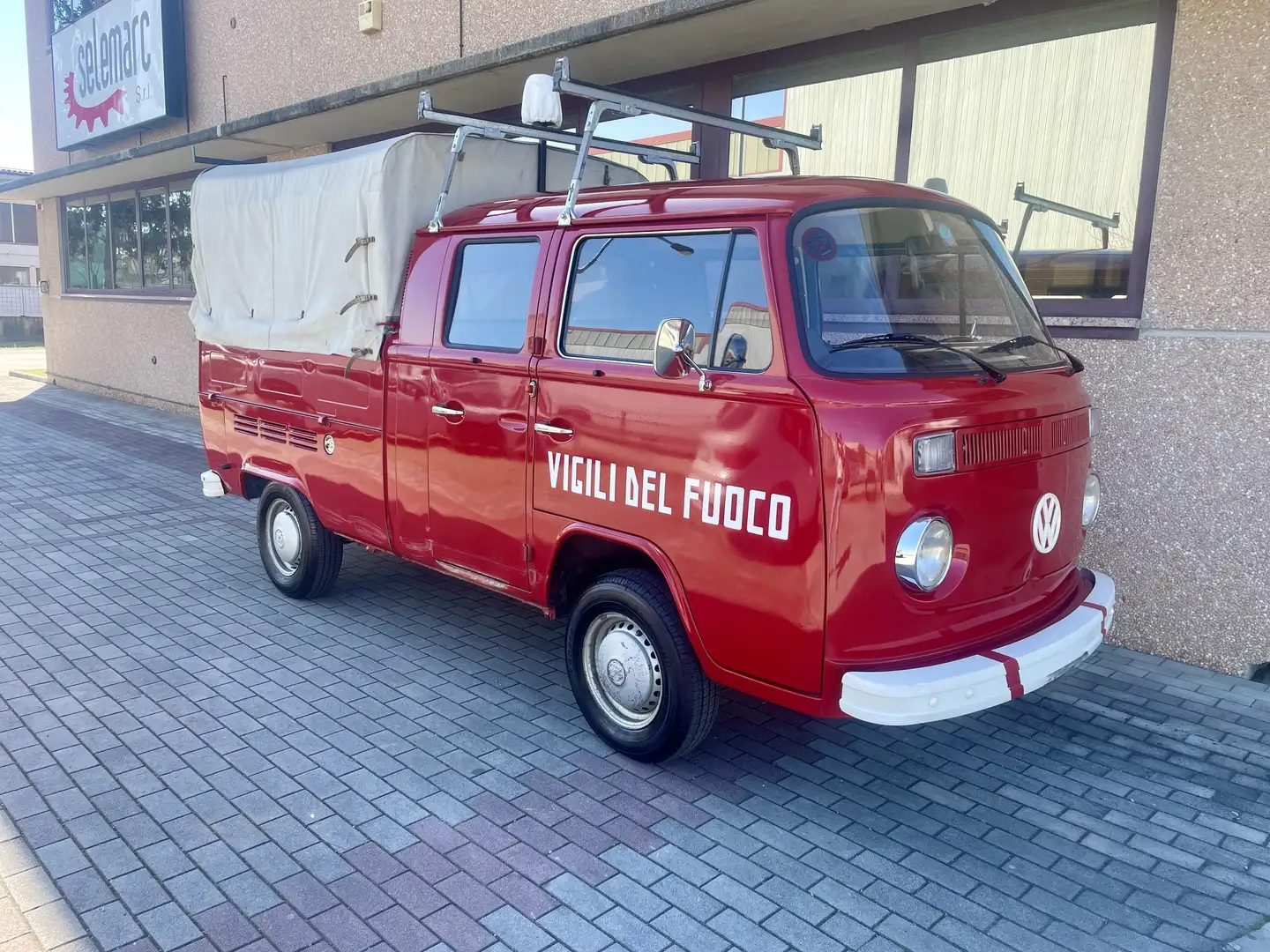 Volkswagen T2 Doppia cabina 26 16 AD Rojo - 2