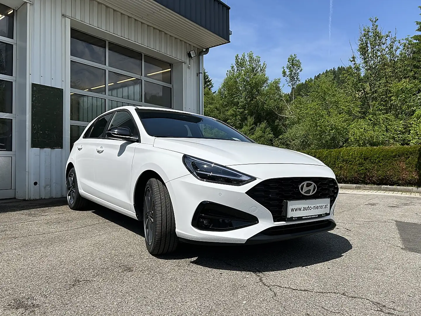 Hyundai i30 1,5 DPI Go! Plus Weiß - 2