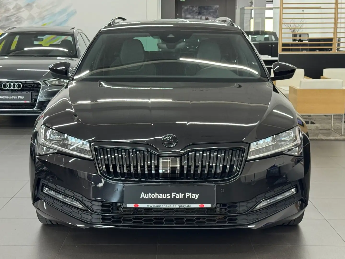 Skoda Superb Combi Sportline DSG/LED/CARPLAY/U-FREI Schwarz - 2