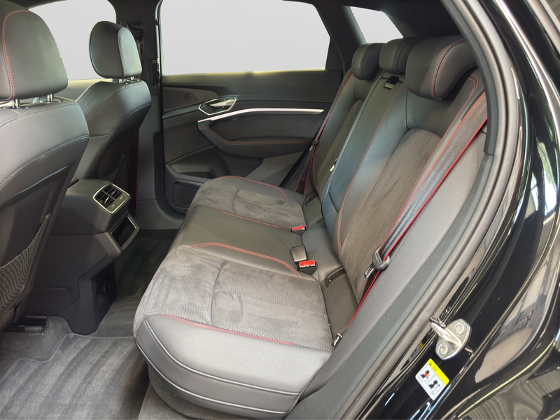 Audi Q8 e-tron 55 quattro S line Black B&O HuD Pano AHK Matrix... — photo 15