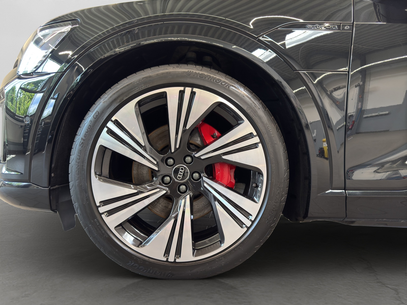 Audi Q8 e-tron 55 quattro S line Black B&O HuD Pano AHK Matrix... — photo 12
