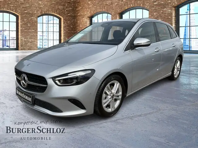 Mercedes-Benz B 180 KAMERA/MULTIBEAM/NAVI