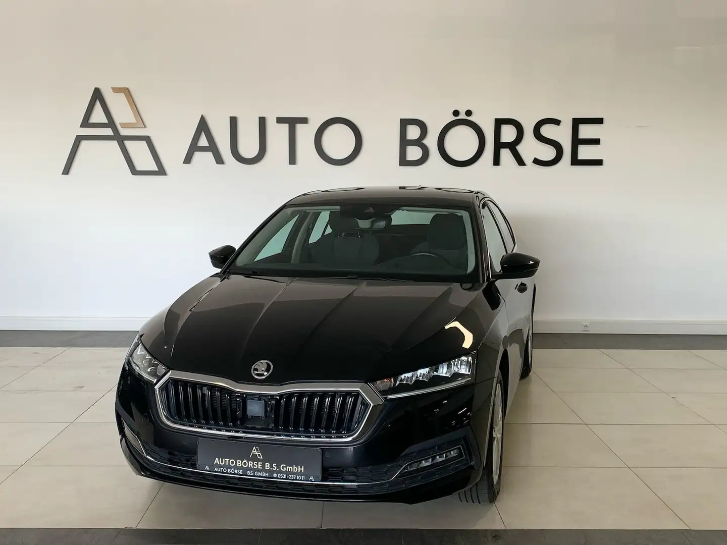 Skoda Octavia Lim STYLE NAVI*HUD*CAM*ViCo*MEMORY*LED* Zwart - 1
