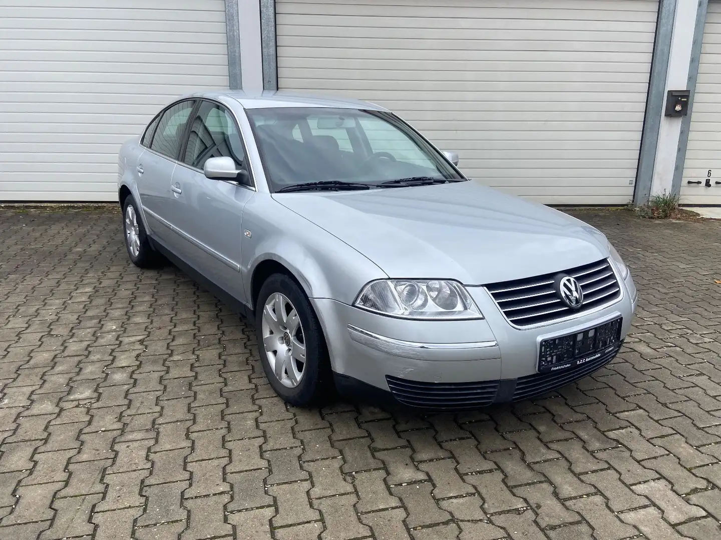 Volkswagen Passat 2.5 V6 TDI Comfortline Silber - 2