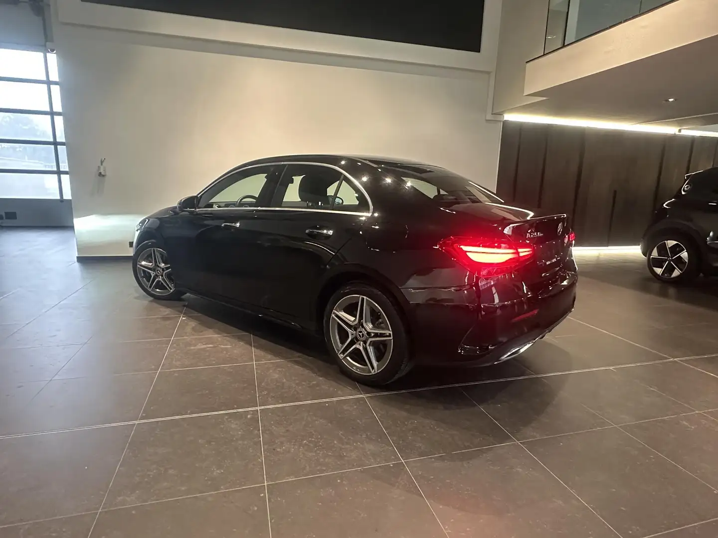 Mercedes-Benz A 250 e Berline AMG Line | Verwarmde Zetels | Smartphone Zwart - 2