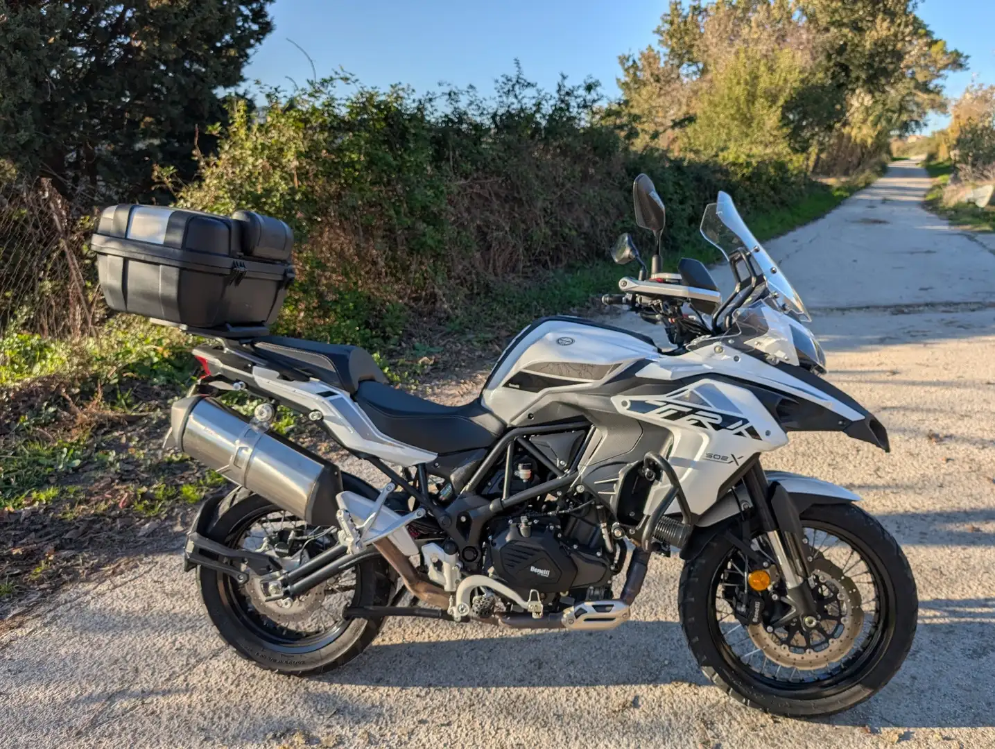 Benelli TRK 502 x Alb - 1