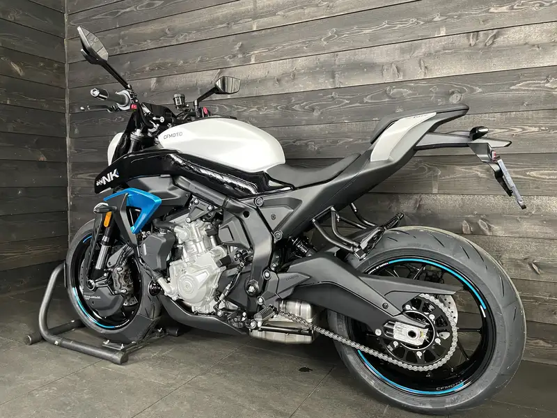 CFMOTO 675 NK - foto 7