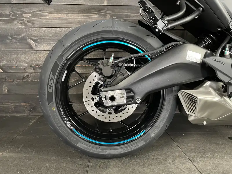 CFMOTO 675 NK - foto 4