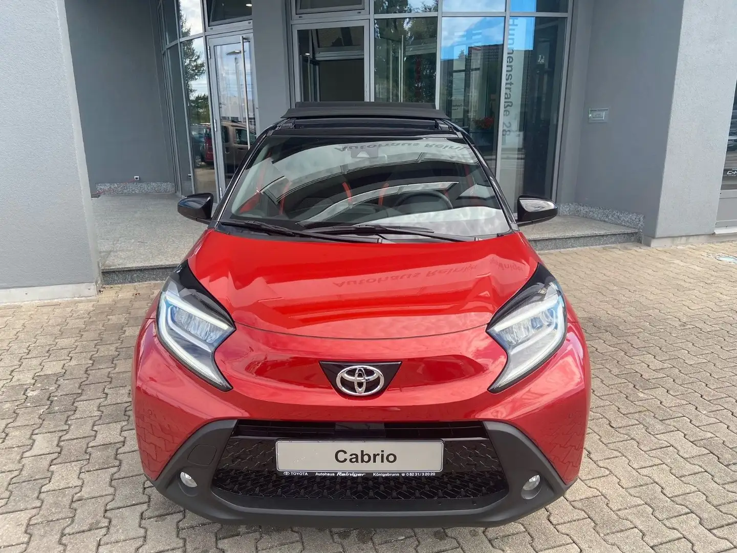 Toyota AygoX Teamplayer Air ATM*RFK,PDC,Faltdach* Červená - 2