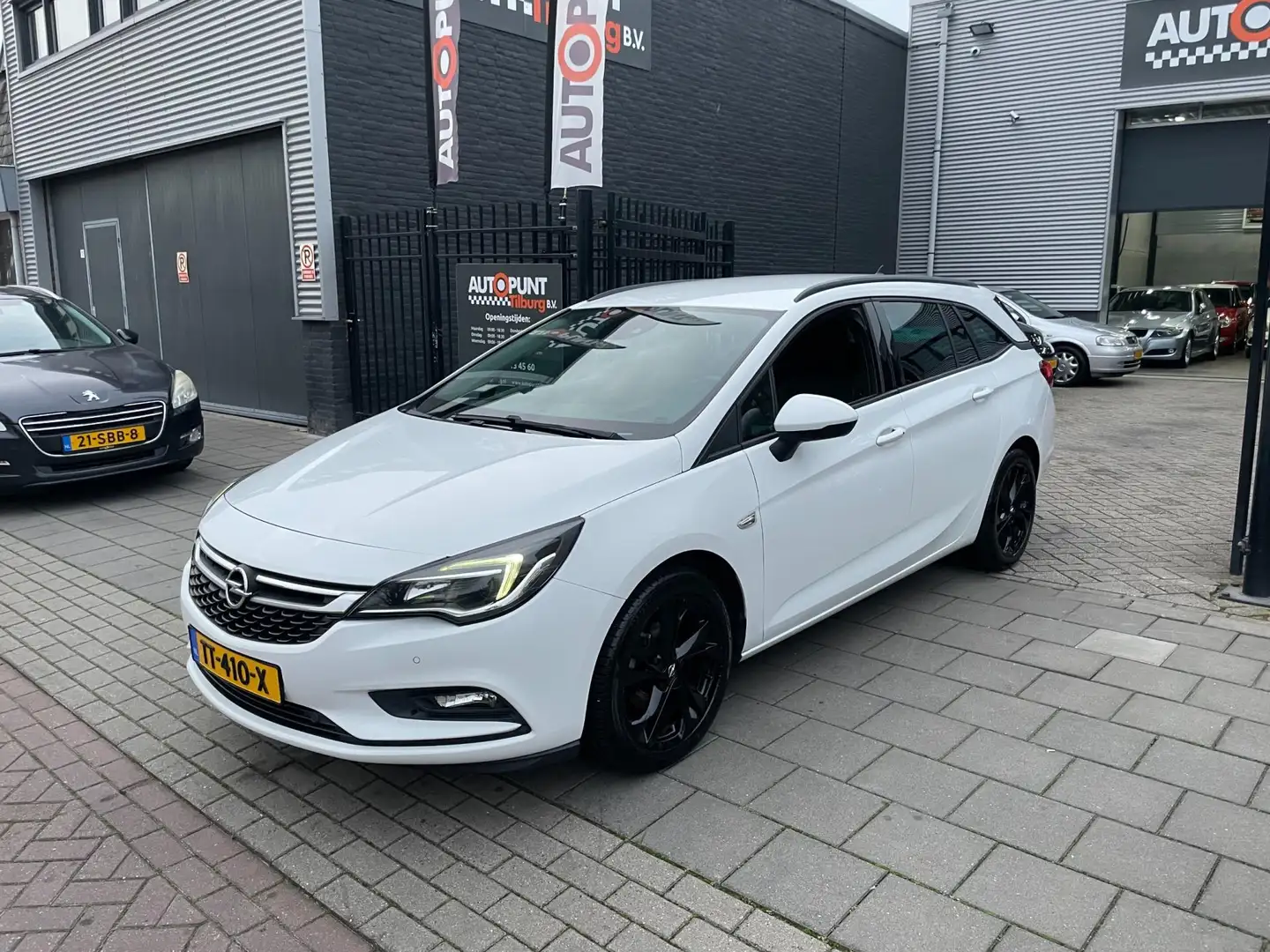 Opel Astra Sports Tourer 1.0 Turbo Business Executive Trekhaa Weiß - 1