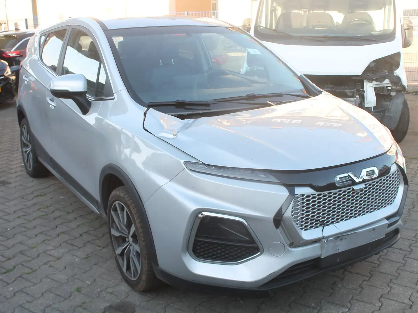 DR Automobiles DR4 EVO4 Silber - 2