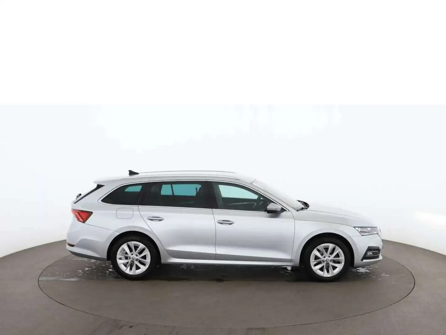 Skoda Octavia Combi 1.5 TSI ACTStyle MATRIX AHK NAVI Silber - 2