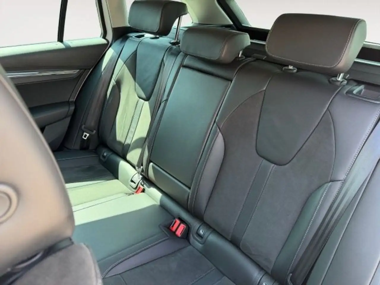 Skoda Octavia Combi 2.0 TDI DSG Style Navi,DCC,Lenkrad, миниатюра 13