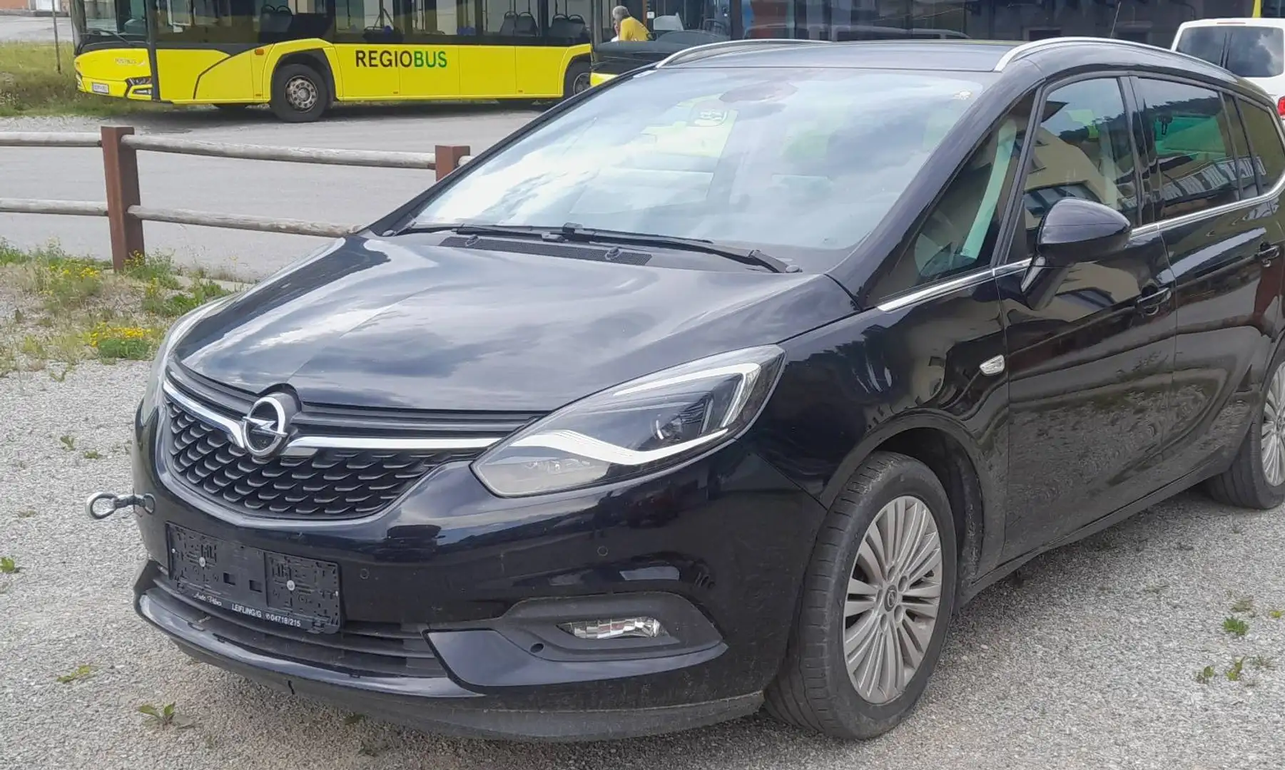 Opel Zafira Tourer Schwarz - 2