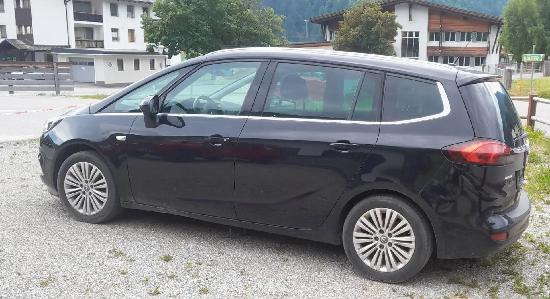 Opel Zafira Tourer Schwarz - 1