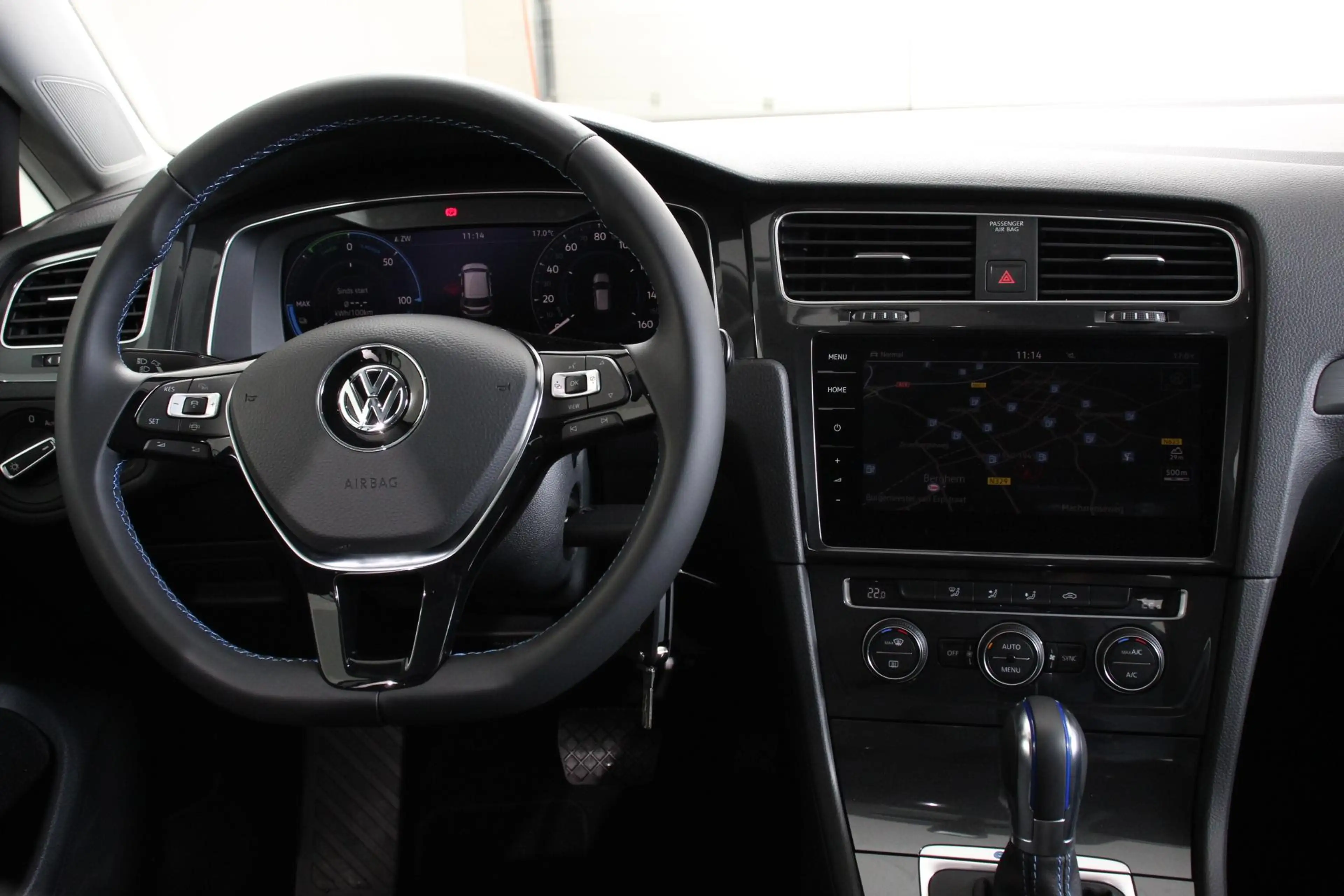 Volkswagen e-Golf Edition Navigatie Climate control Virtual cockpit — photo 11