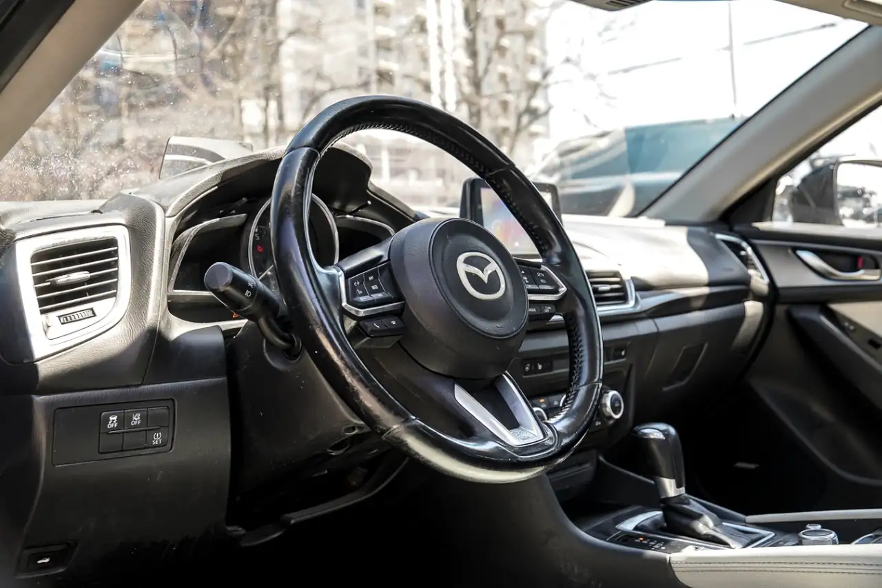Mazda 3 снимка Mazda 3