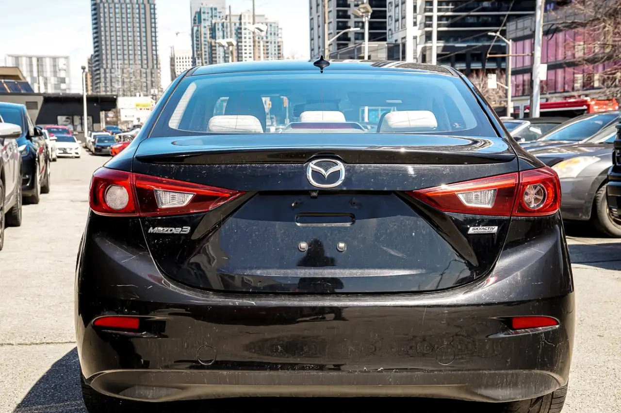 Mazda 3 снимка Mazda 3
