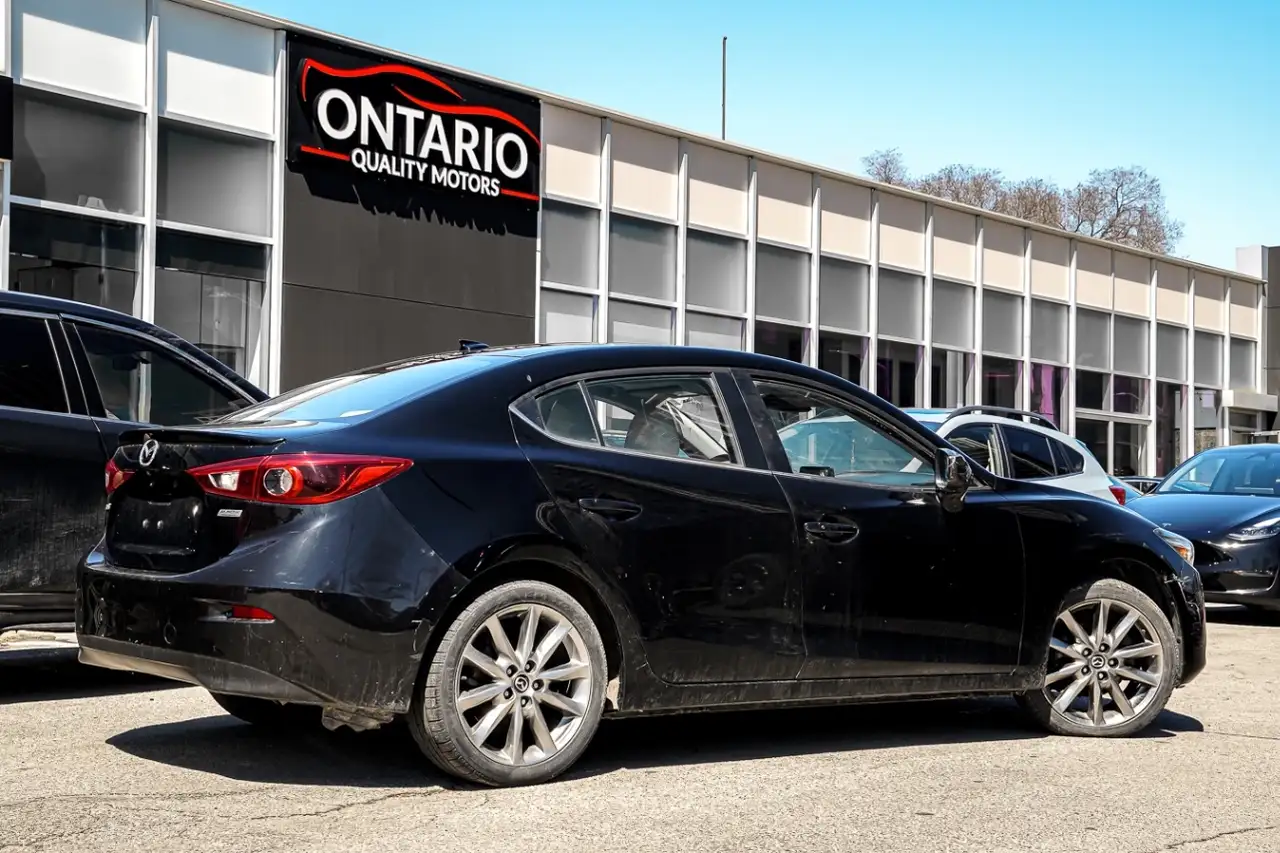 Mazda 3 снимка Mazda 3