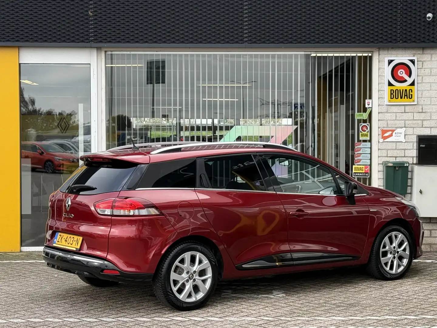 Renault Clio Estate 0.9 TCe Limited | NAP | Navigatie | DAB | A Rouge - 2