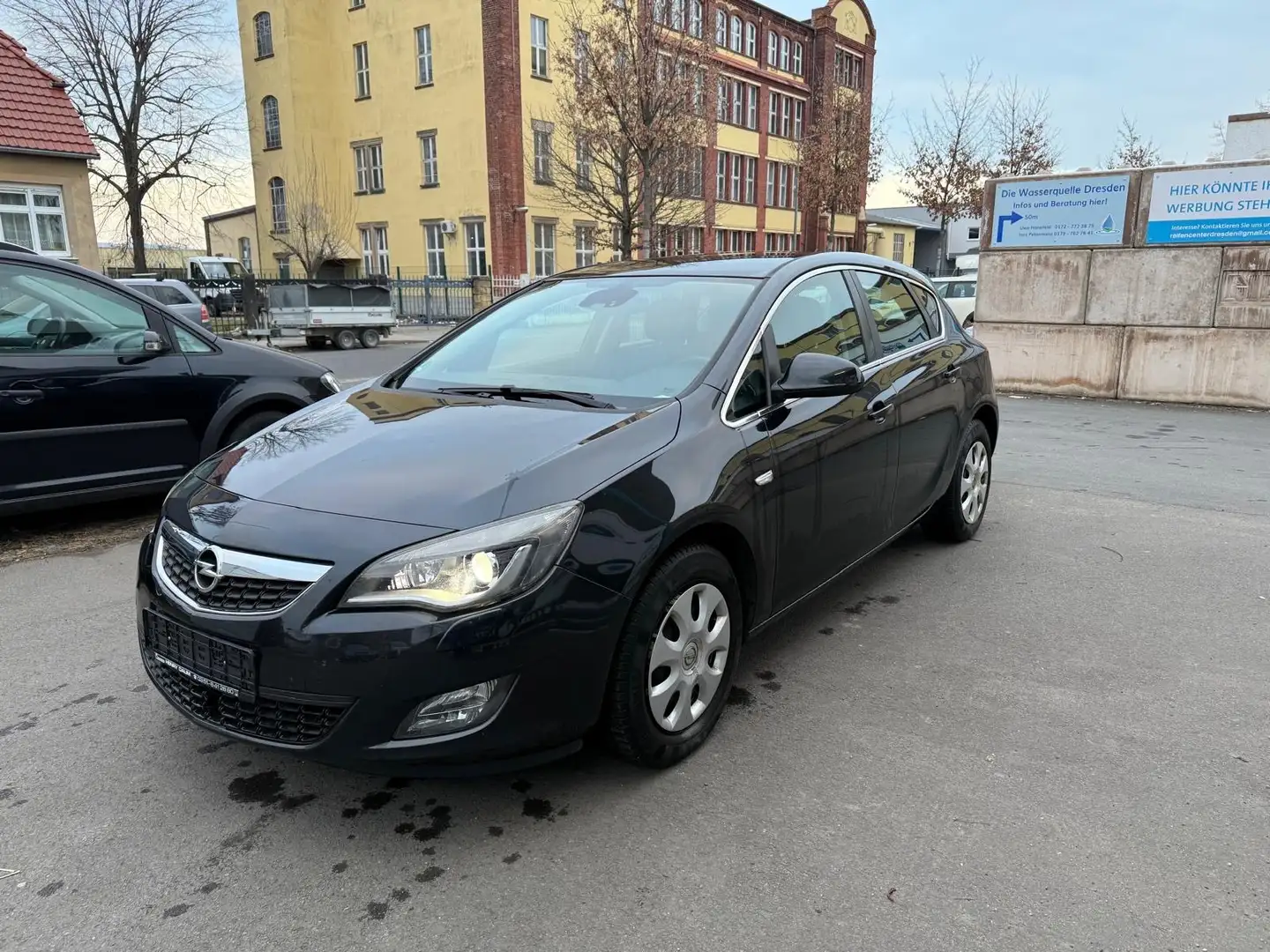Opel Astra 1.4 ecoFLEX Innovation Noir - 1