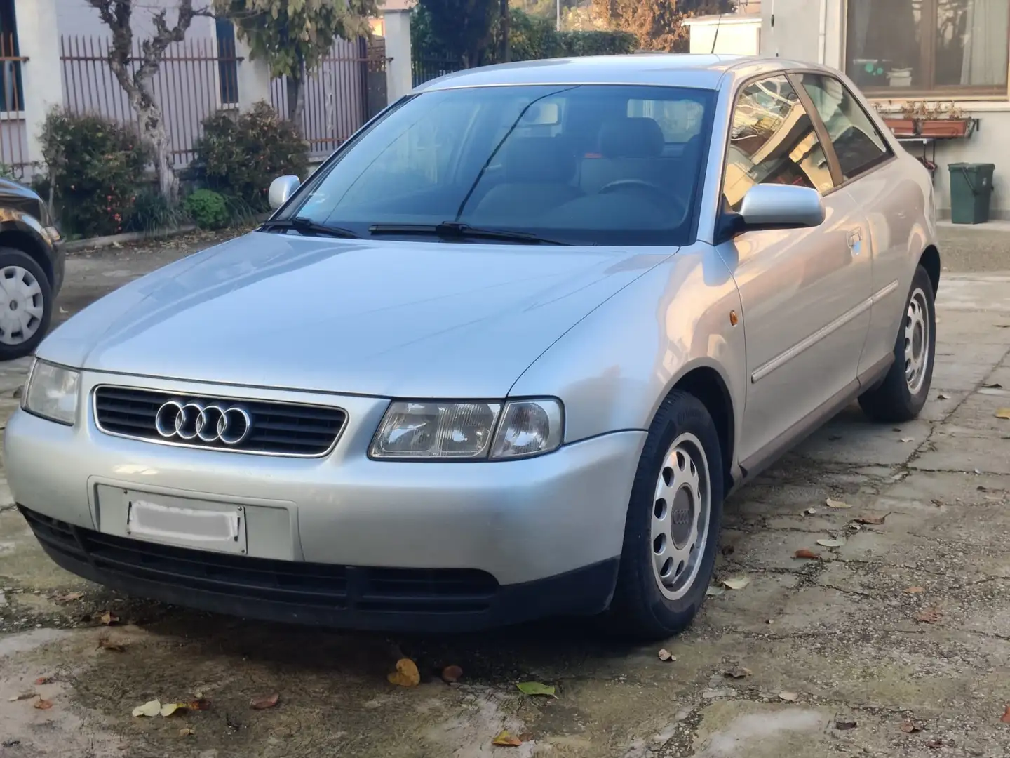 Audi A3 3p 1.8 Attraction - 1