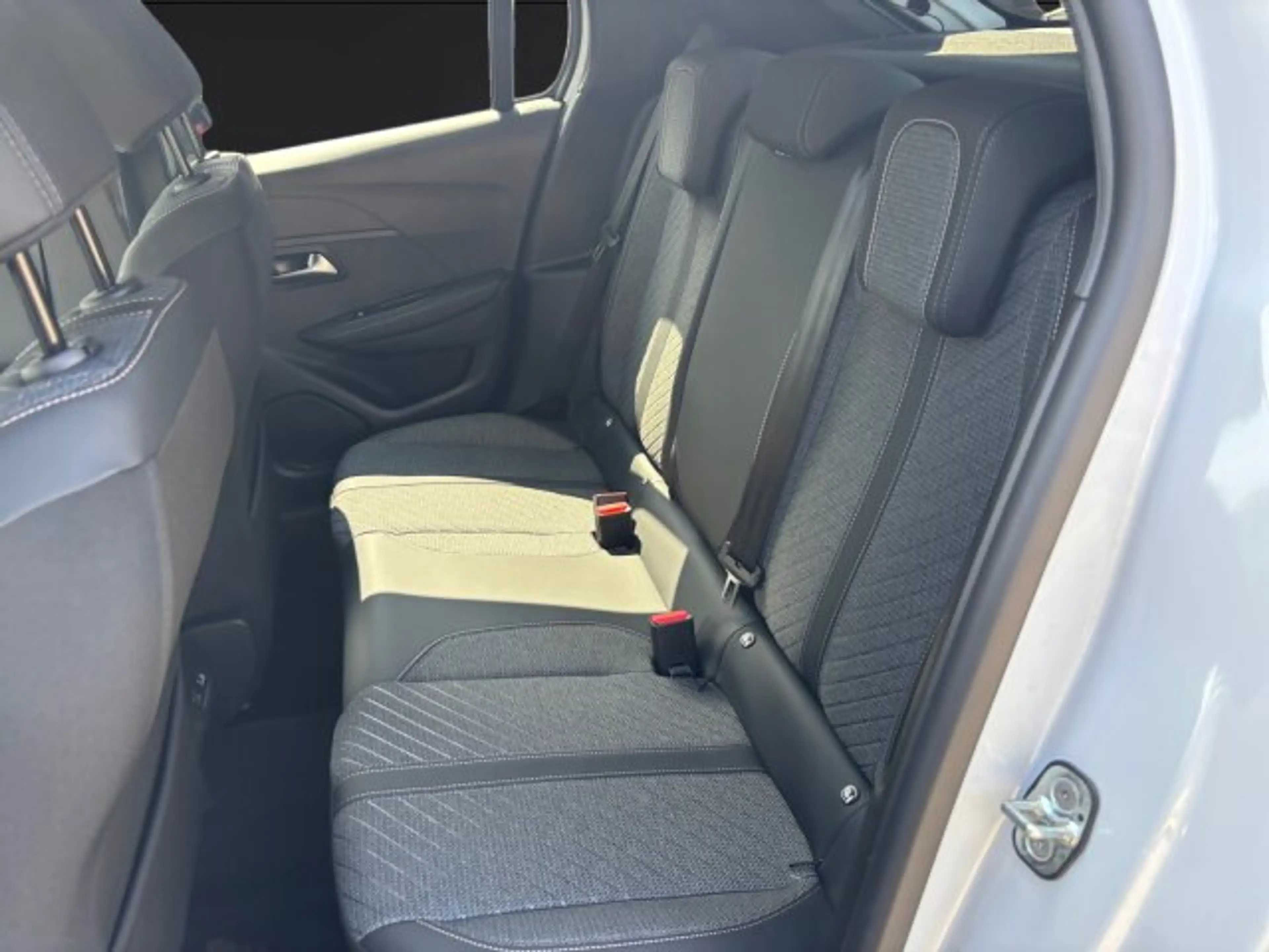 Peugeot 208 208 ALLURE 100 +360°Kamera+Navigation+LED+ — photo 15