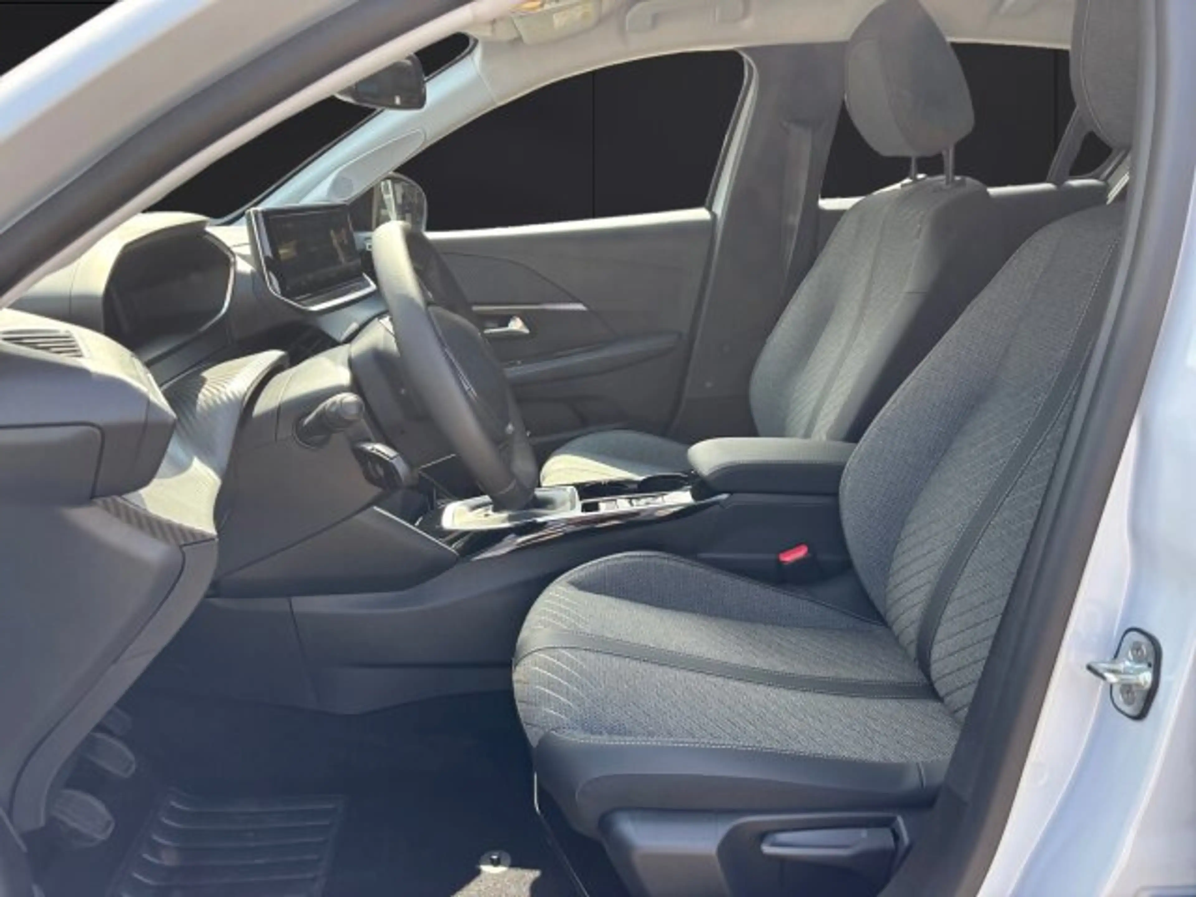 Peugeot 208 208 ALLURE 100 +360°Kamera+Navigation+LED+ — photo 8