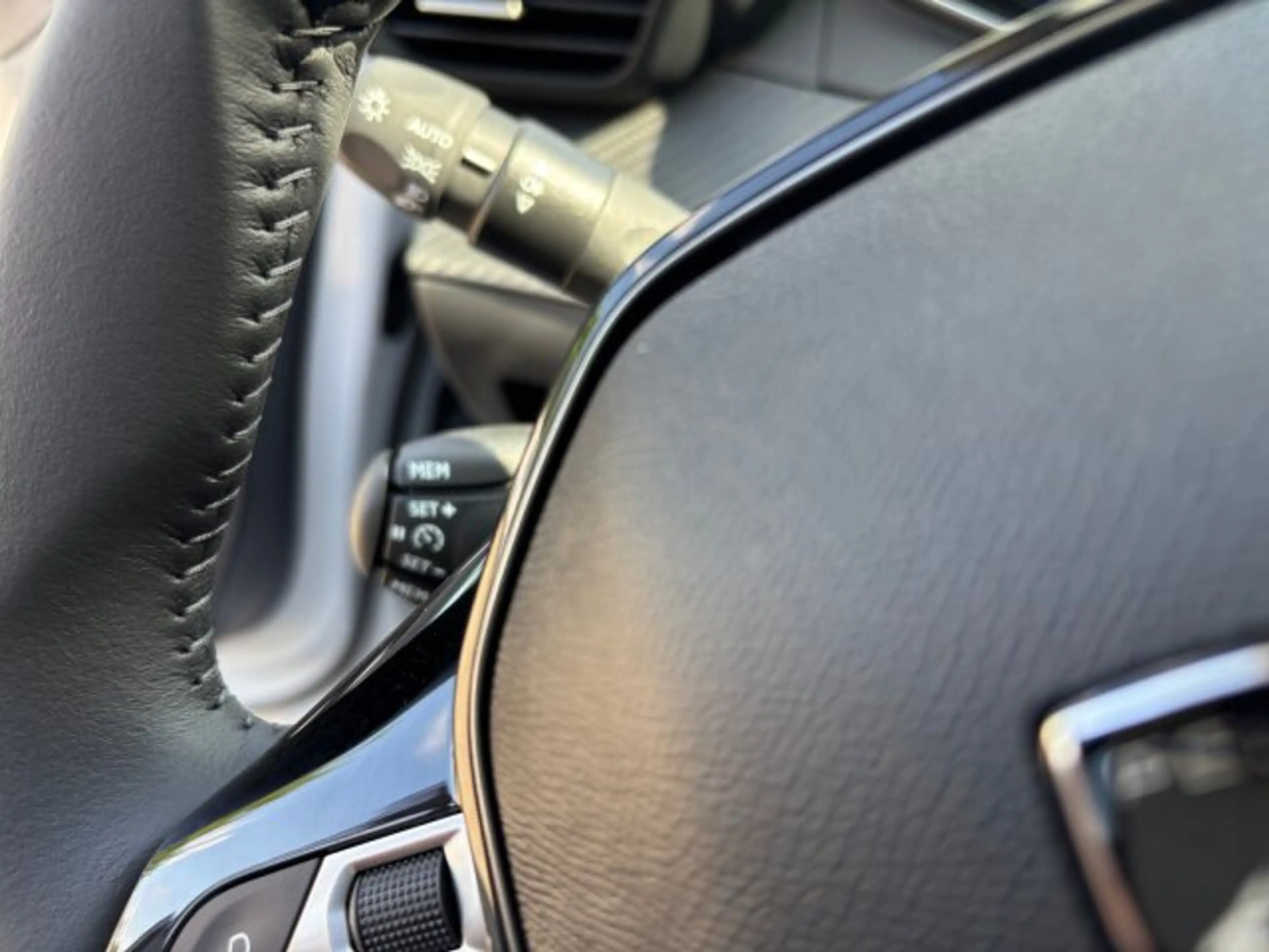 Peugeot 208 208 ALLURE 100 +360°Kamera+Navigation+LED+ — photo 9