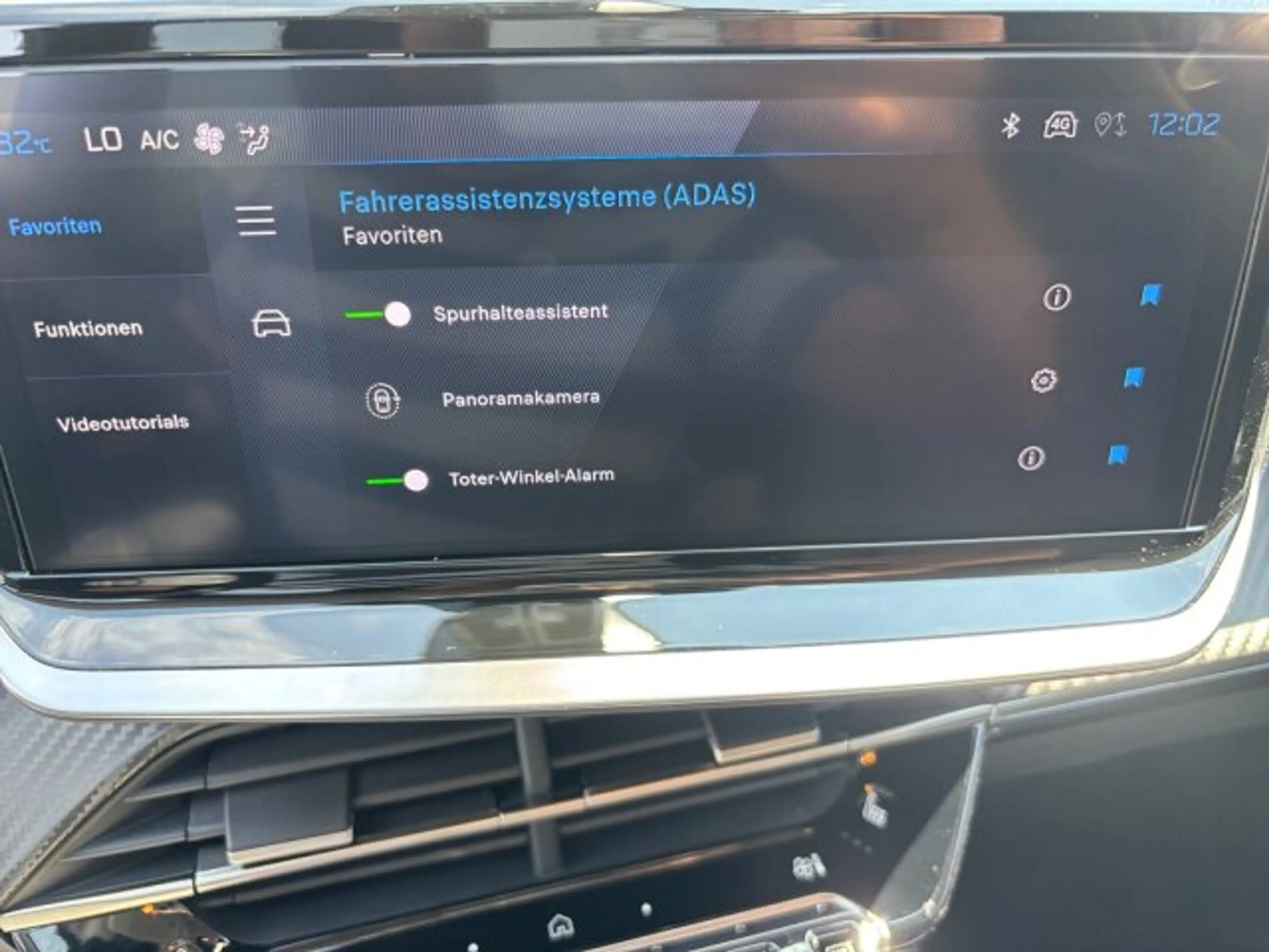 Peugeot 208 208 ALLURE 100 +360°Kamera+Navigation+LED+ — photo 11
