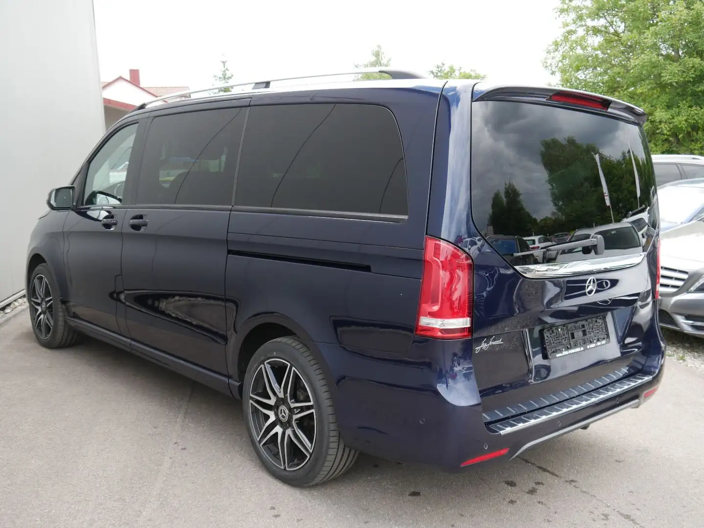 Mercedes-Benz V 250 d L 4-Matic Avantg/Edit. AMG NIGHT/DISTR/ST Blau - 2