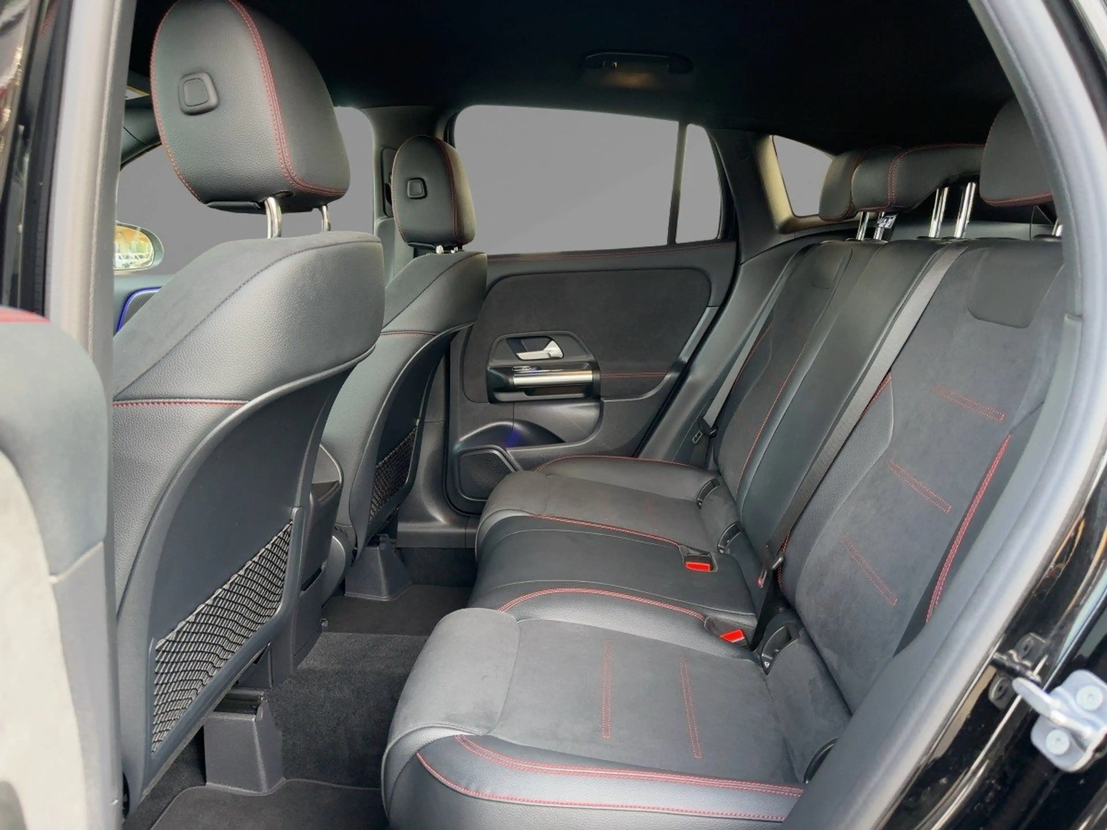 Mercedes-Benz GLA 200 d 4MATIC AMG-Line ADVANCED+ DISTR AHV — photo 9