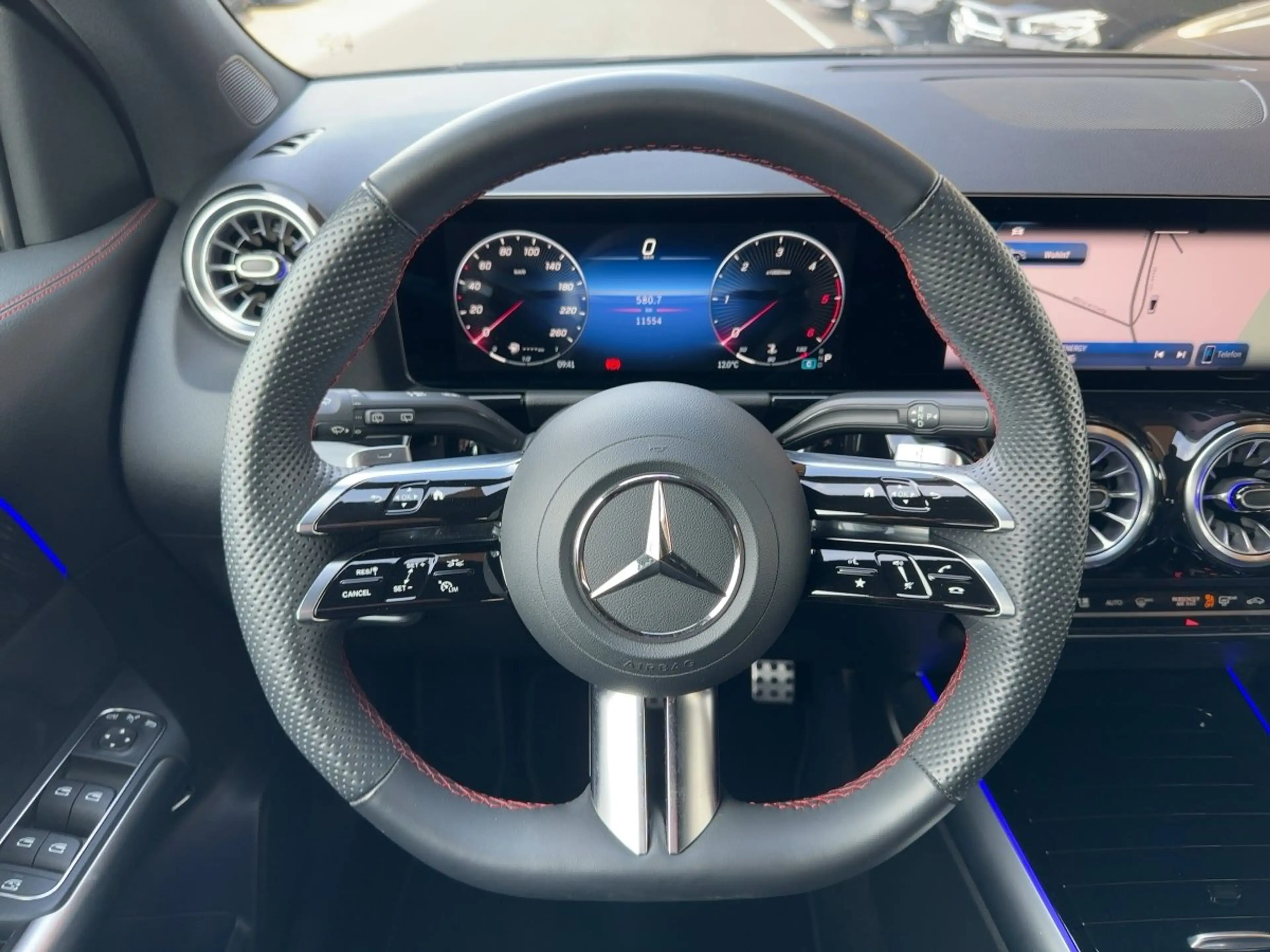 Mercedes-Benz GLA 200 d 4MATIC AMG-Line ADVANCED+ DISTR AHV — photo 11