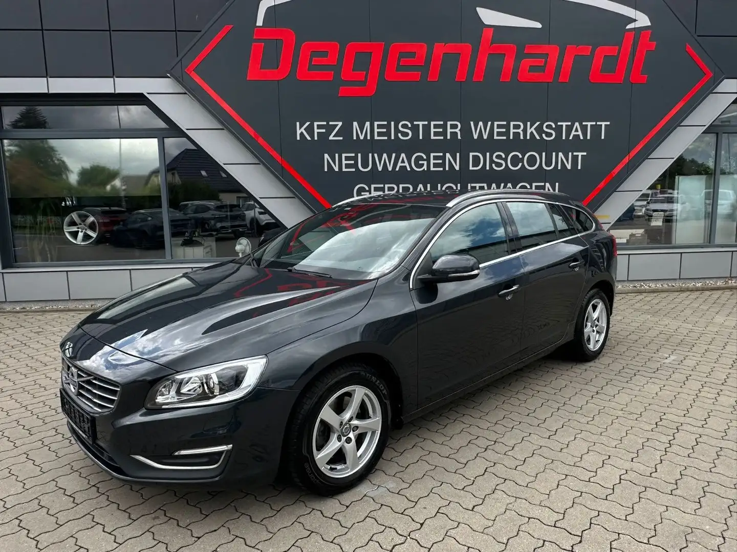 Volvo V60 Kombi Summum Virtual Lane ACC Navi BLIS Grau - 1